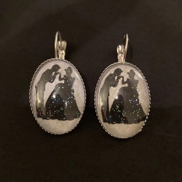 Handmade Jewelry - Disney Cinderella Glittery silhouette Earrings